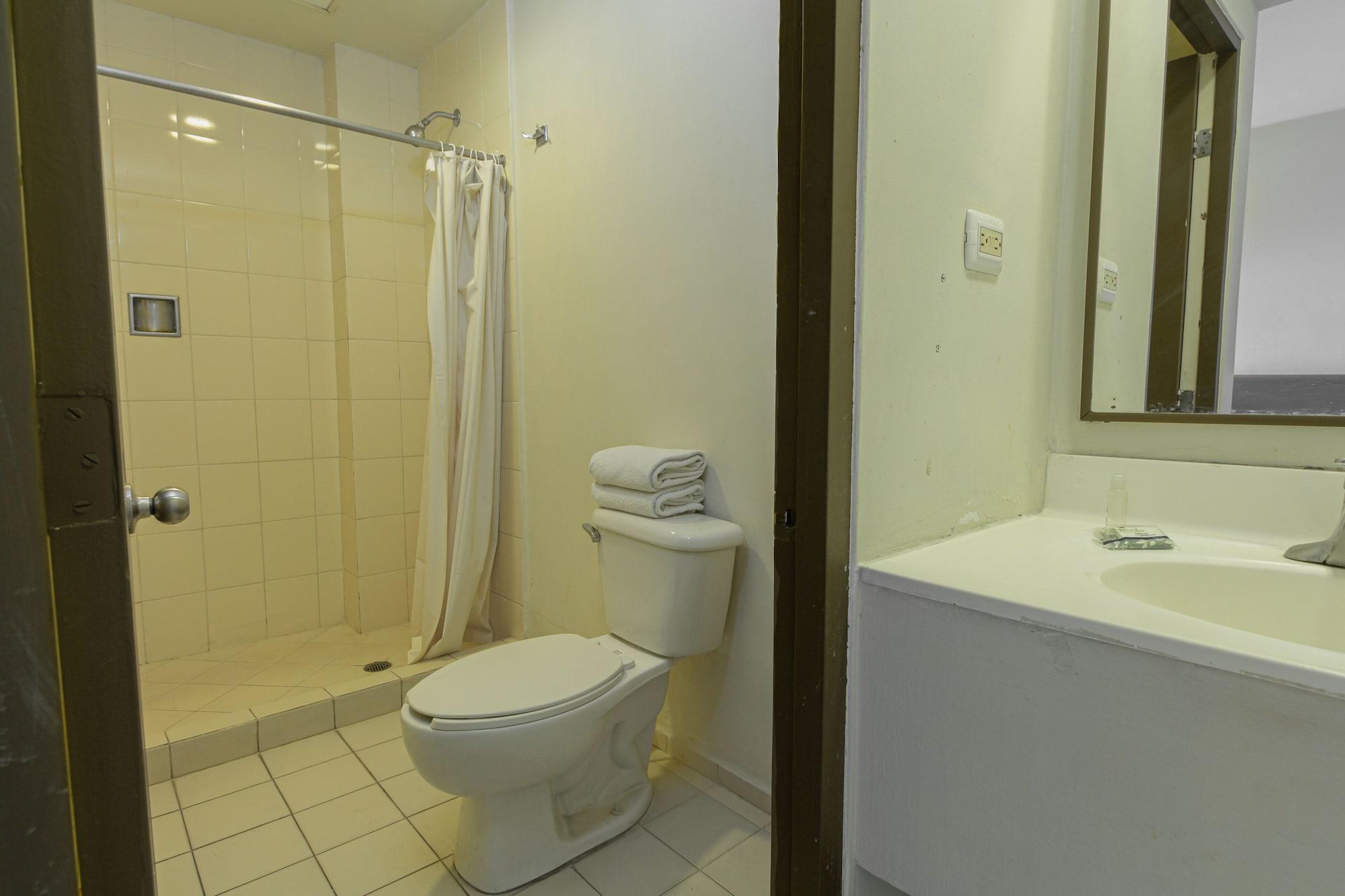Hotel Plaza Del Arco Express مونتيري المظهر الخارجي الصورة