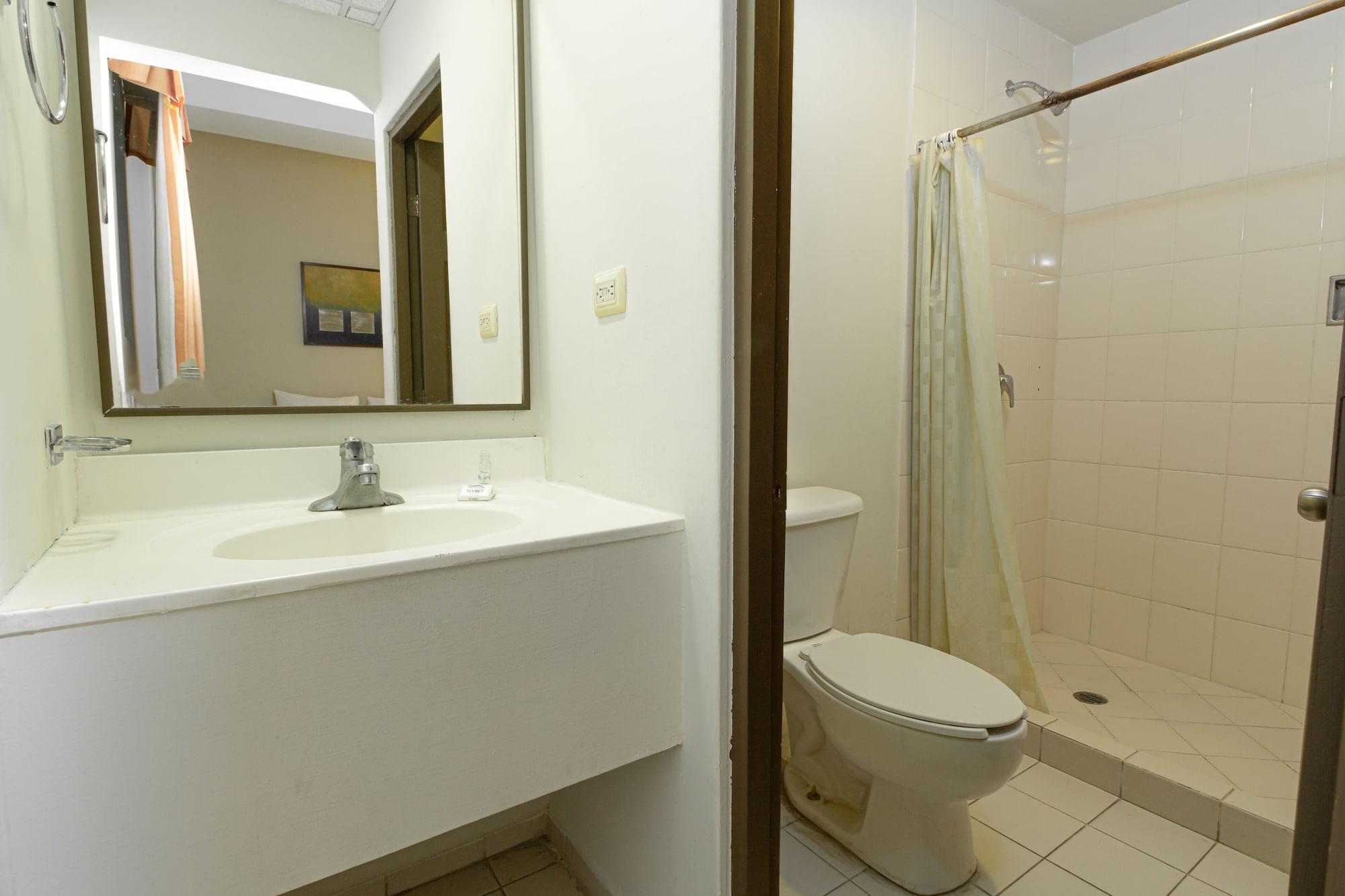 Hotel Plaza Del Arco Express مونتيري المظهر الخارجي الصورة