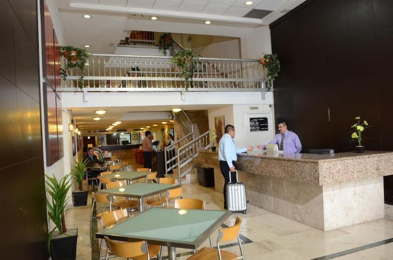 Hotel Plaza Del Arco Express مونتيري المظهر الخارجي الصورة