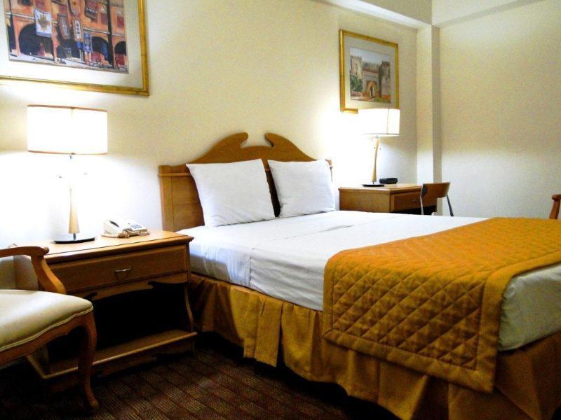 Hotel Plaza Del Arco Express مونتيري المظهر الخارجي الصورة