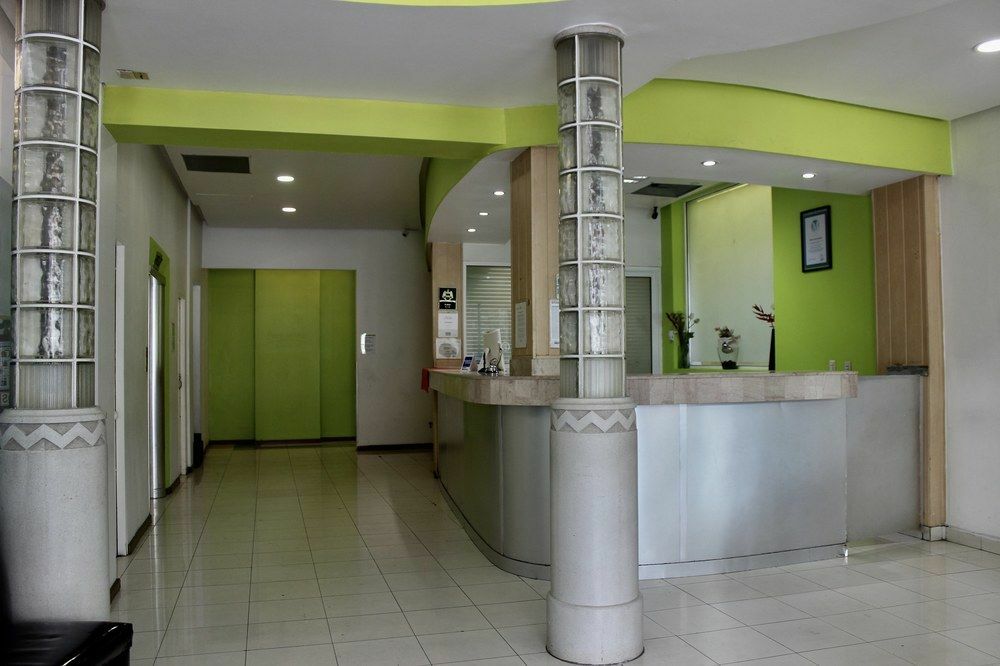 Hotel Plaza Del Arco Express مونتيري المظهر الخارجي الصورة