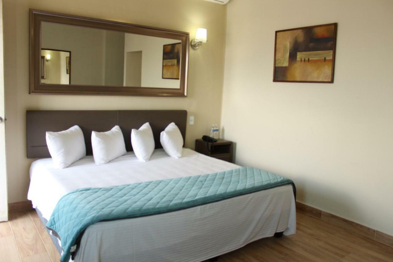 Hotel Plaza Del Arco Express مونتيري المظهر الخارجي الصورة