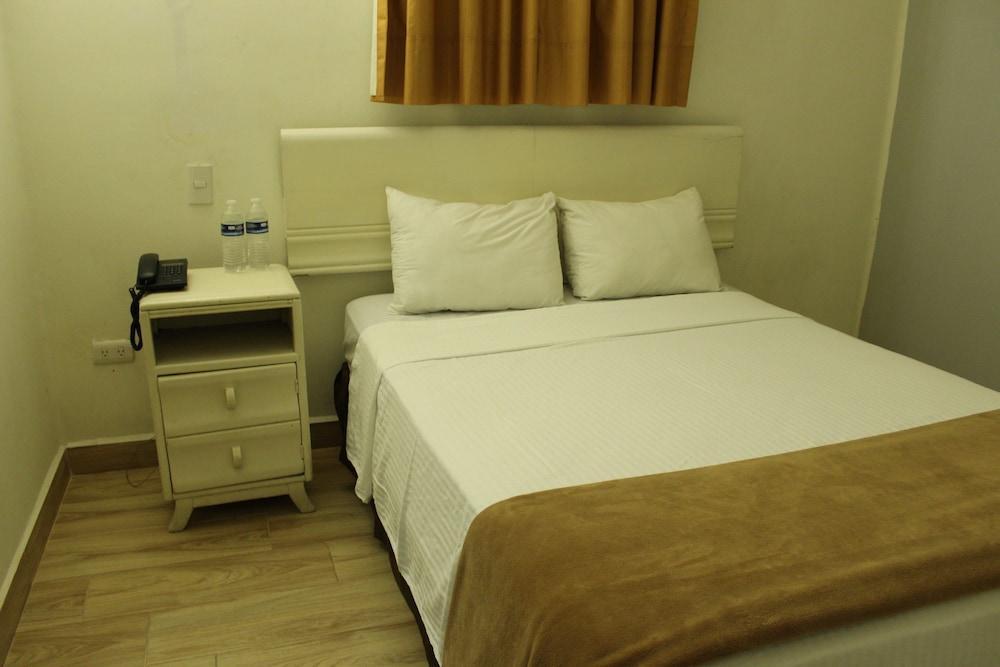 Hotel Plaza Del Arco Express مونتيري المظهر الخارجي الصورة